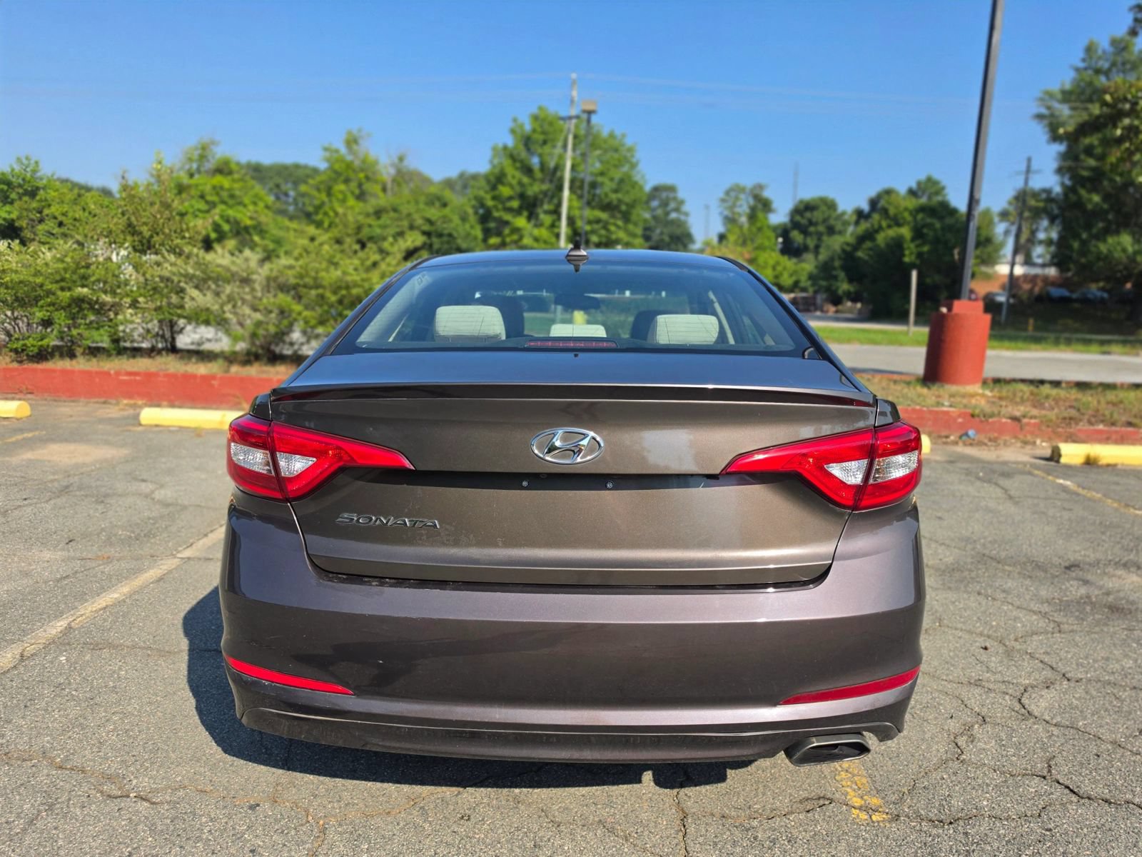 Used 2015 Hyundai Sonata SE w/ Option Group 09 FWD image 9