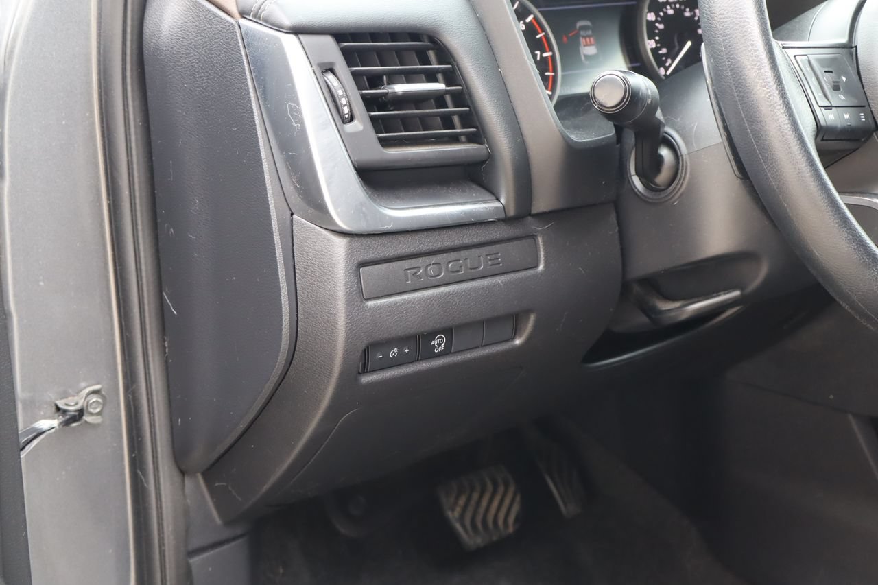 Used 2023 Nissan Rogue S AWD/4WD image 22