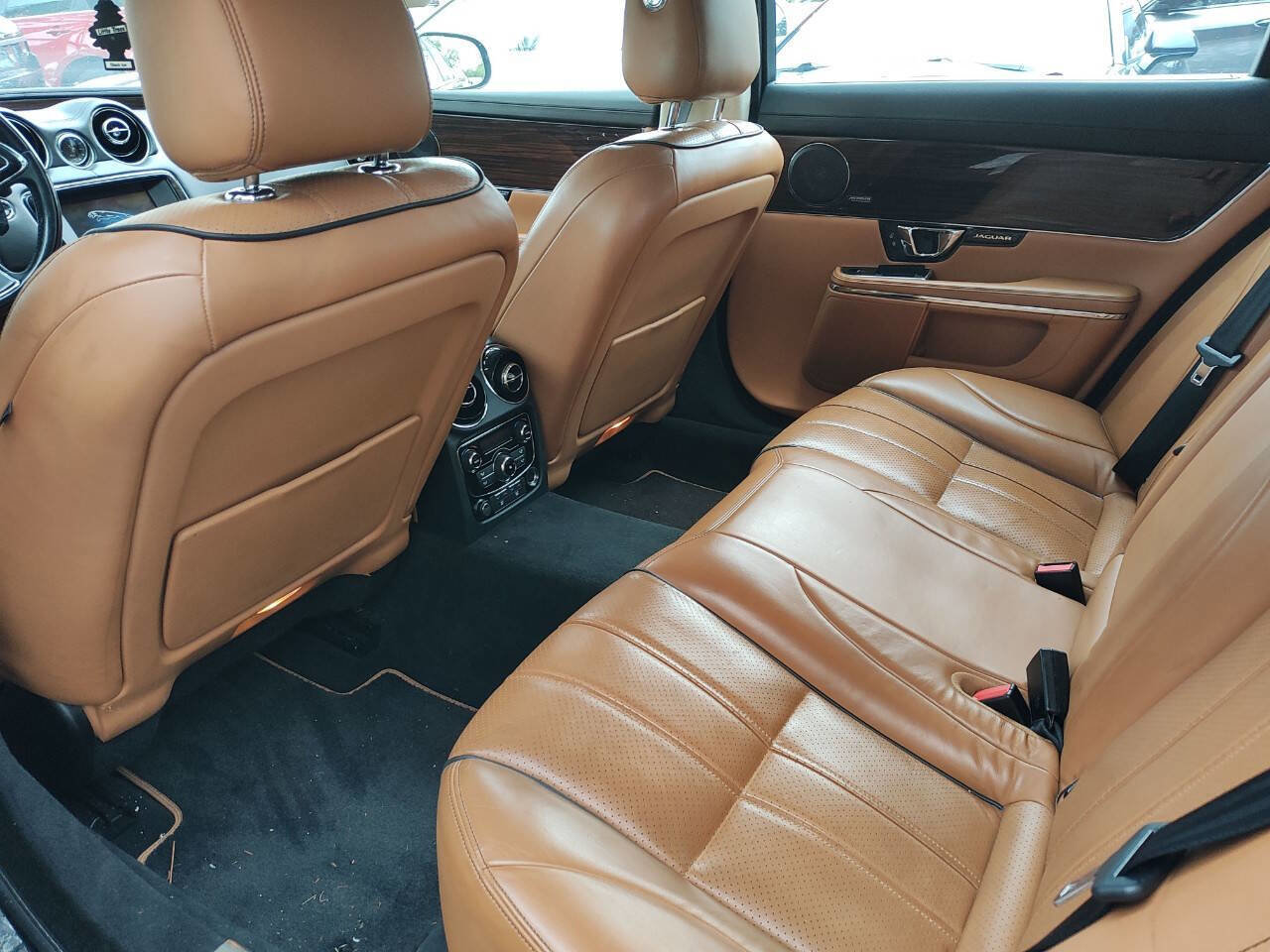 Used 2015 Jaguar XJ L Portfolio image 38