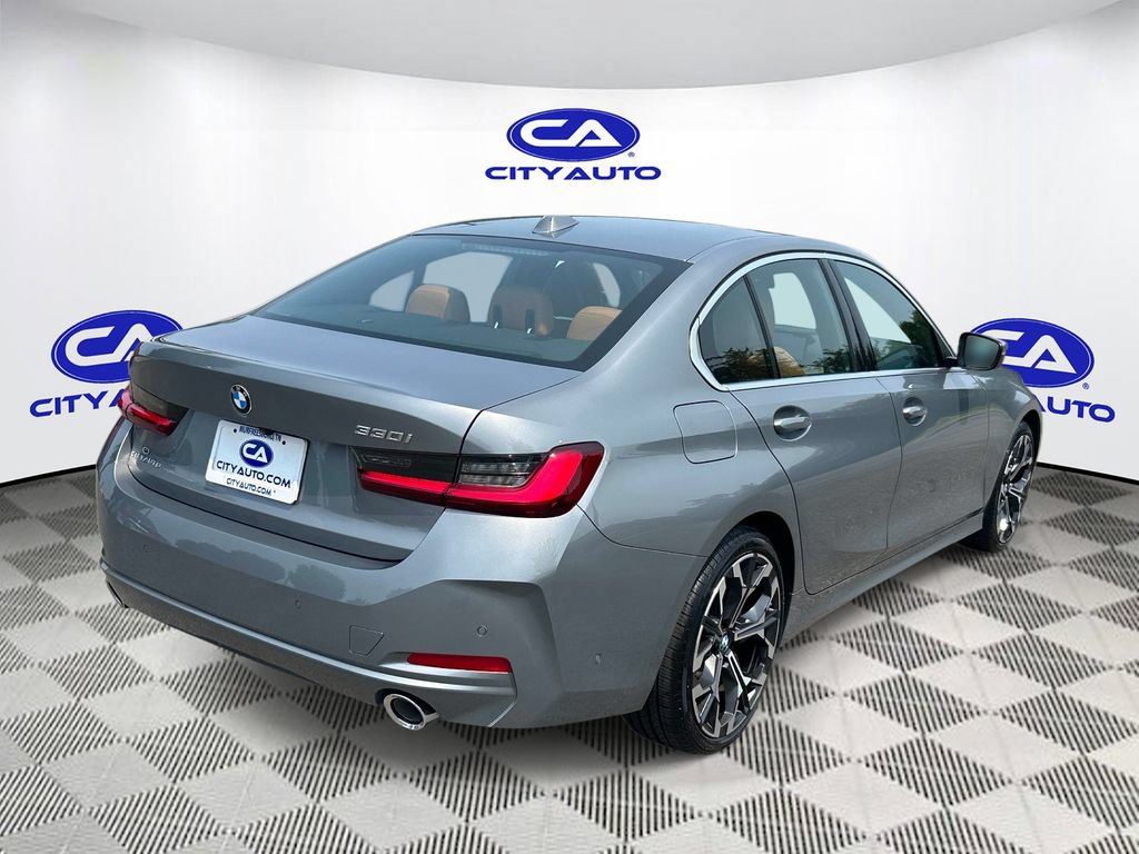 Used 2025 BMW 330i Sedan w/ Premium Package RWD image 3