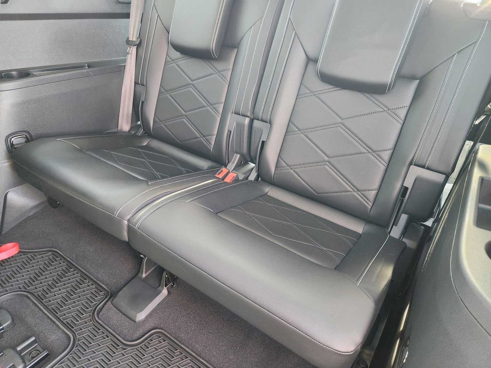 Used 2024 Volkswagen Atlas SE image 29