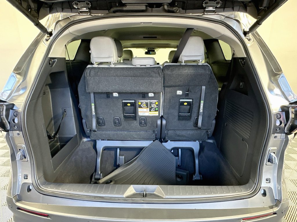 Used 2026 Toyota Sienna XLE FWD image 26