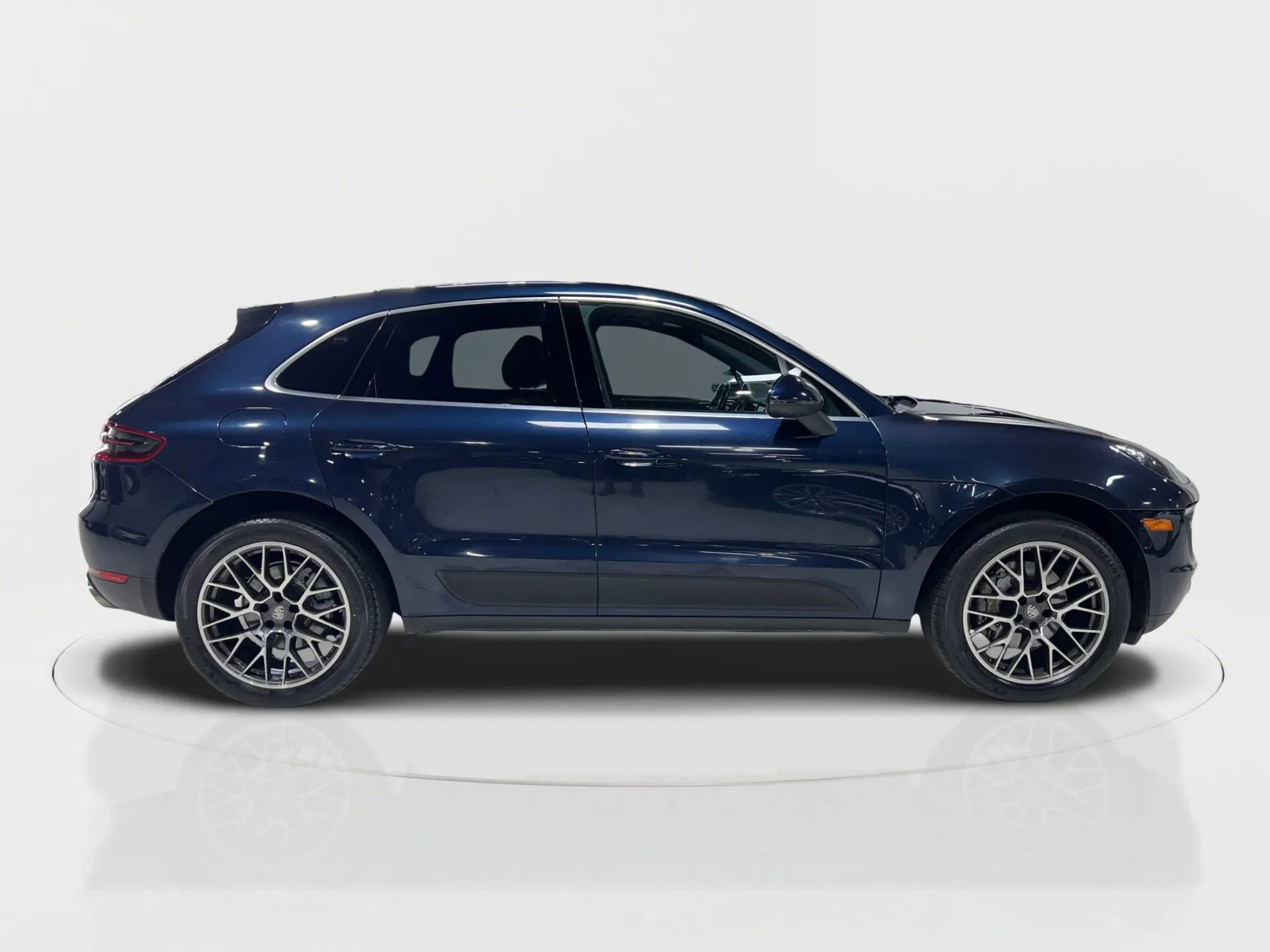Used 2017 Porsche Macan S image 8
