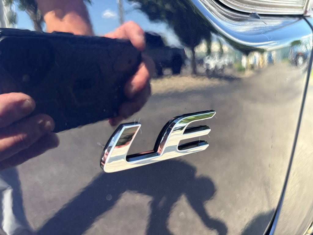 Used 2025 Toyota Corolla LE FWD image 11