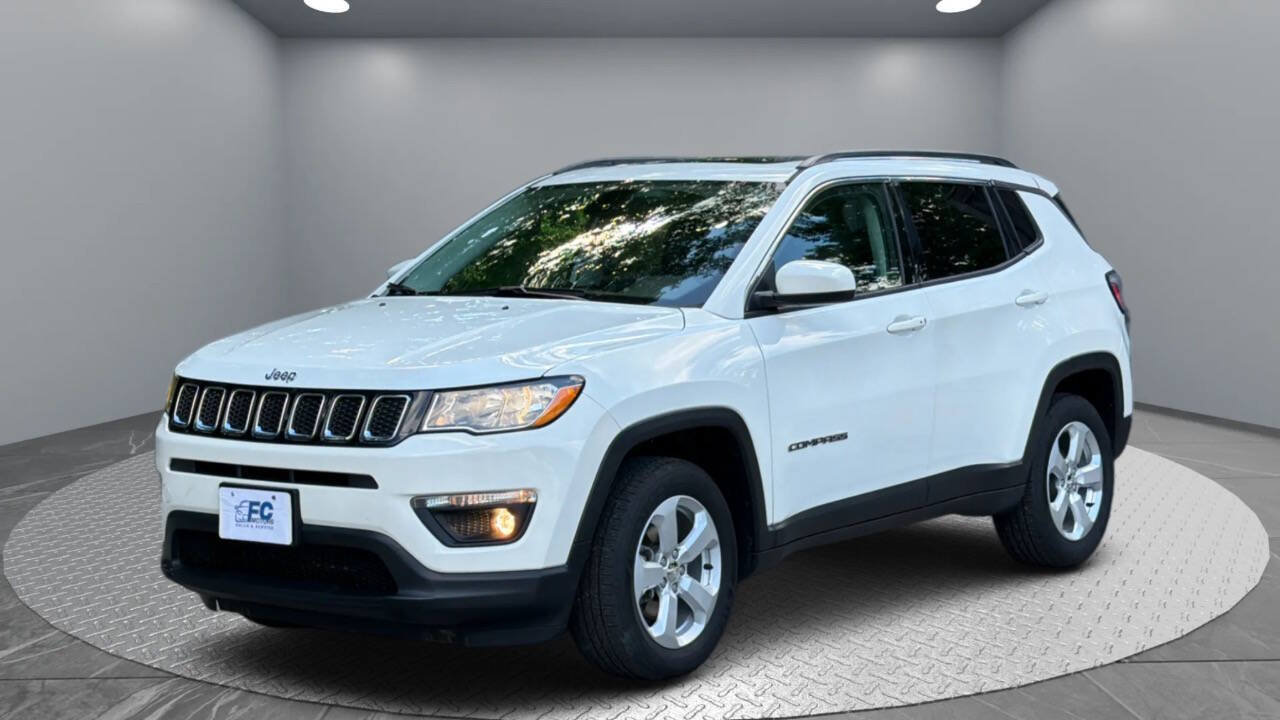 Used 2021 Jeep Compass Latitude w/ Sun and Sound Group AWD/4WD image 3
