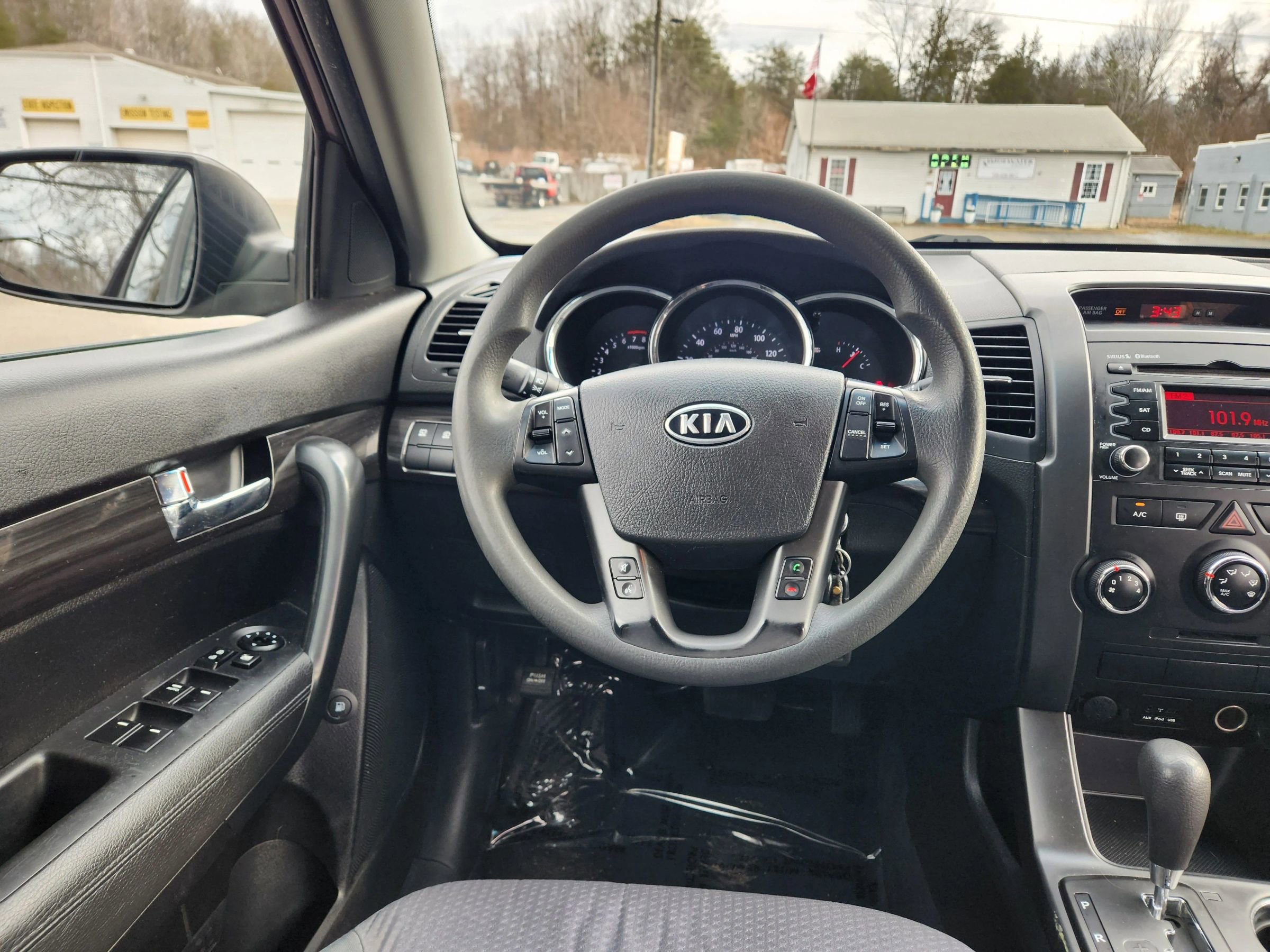 Used 2012 Kia Sorento LX image 29