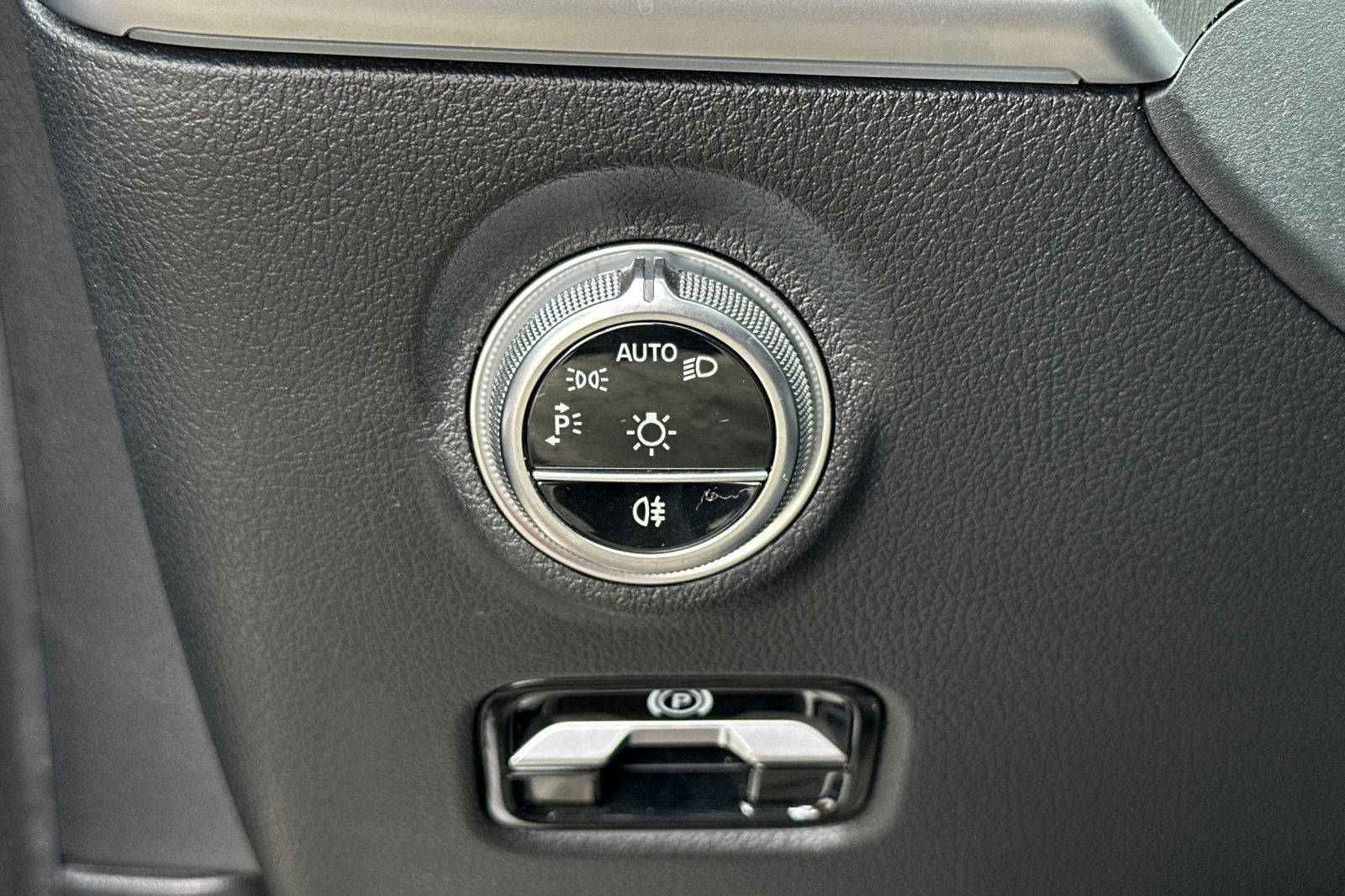 Used 2022 Mercedes-Benz C 300 Sedan image 38