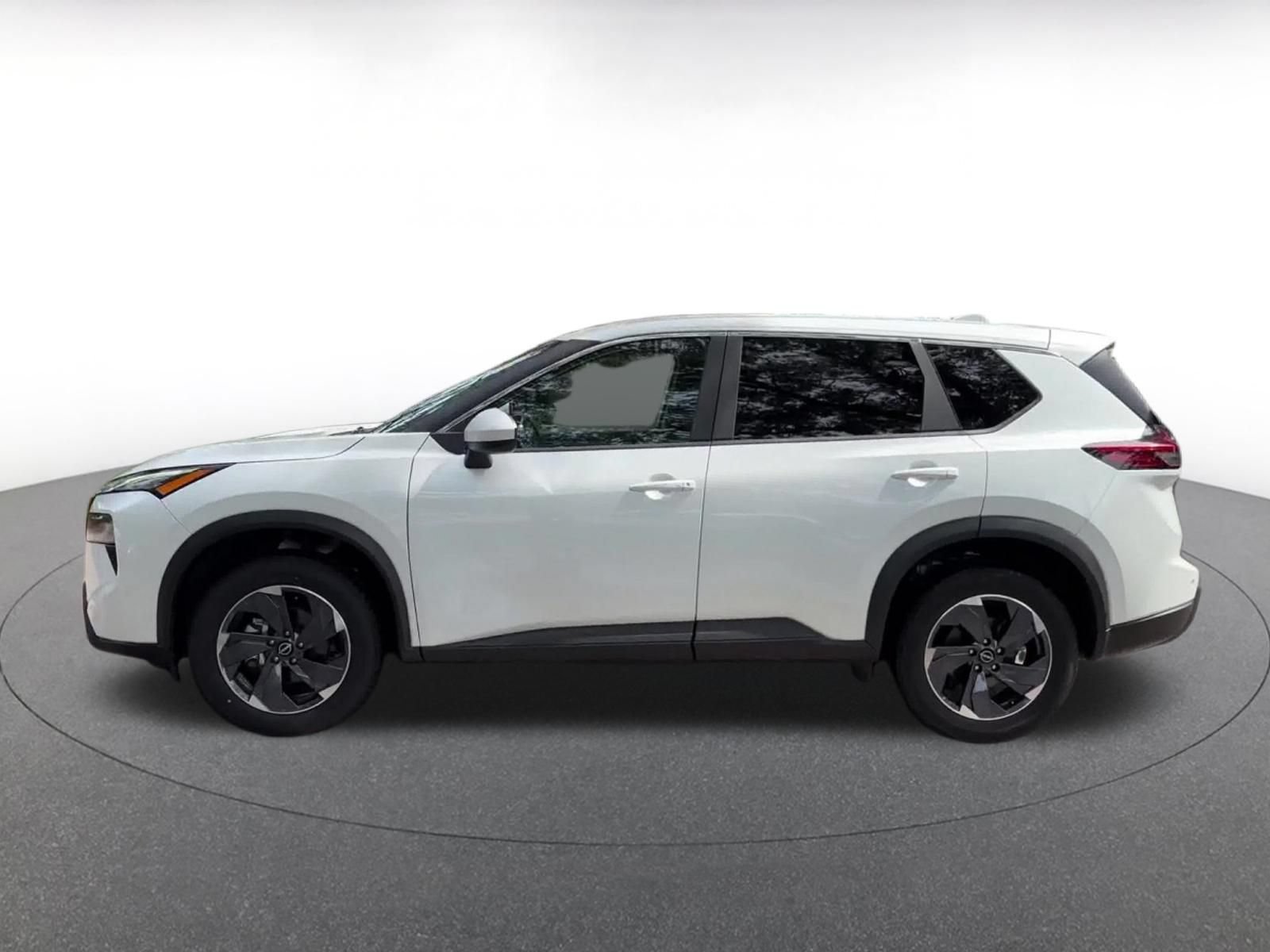 Used 2025 Nissan Rogue SV FWD image 8
