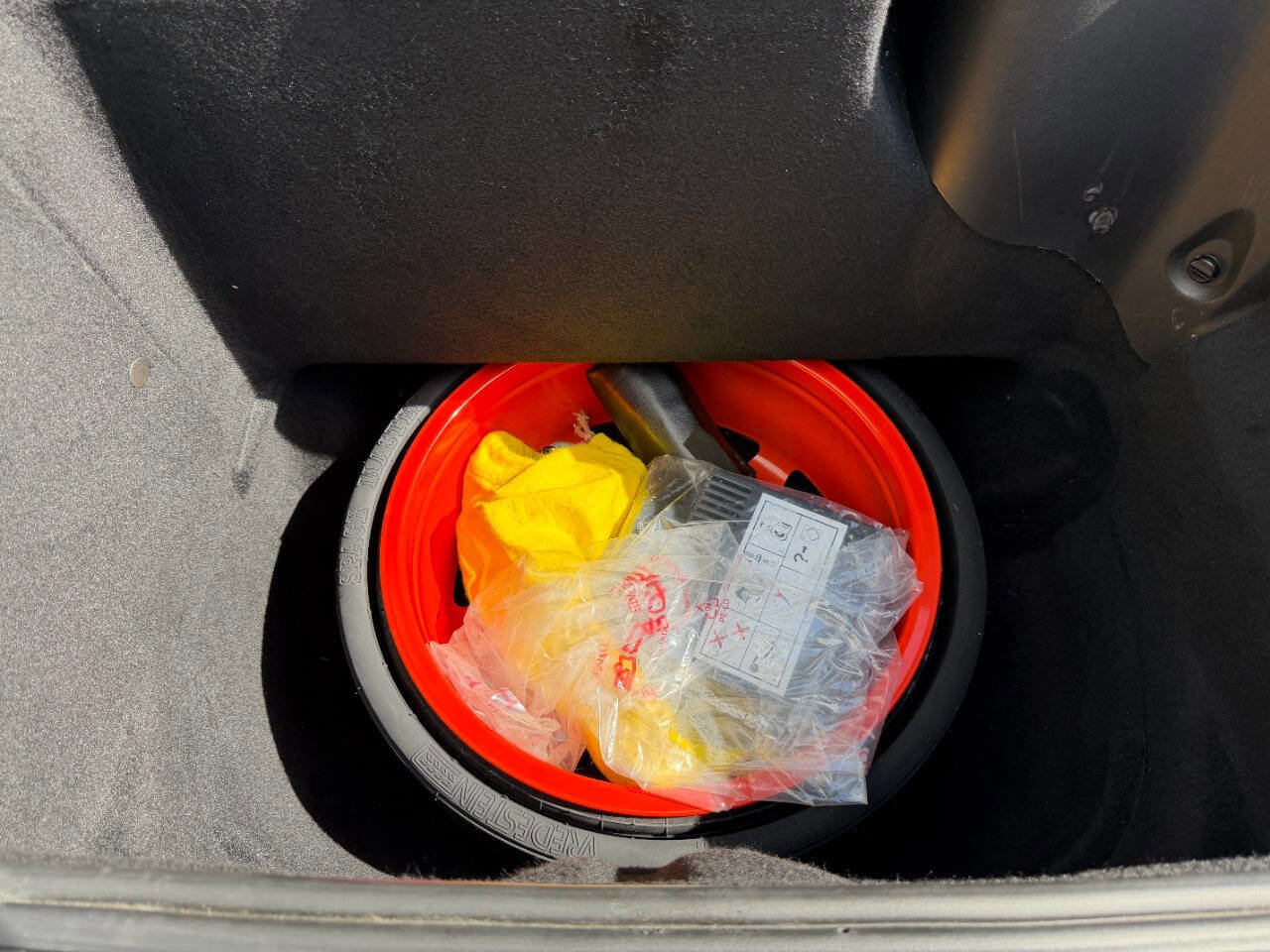 Used 2001 Porsche 911 Carrera 4 image 32