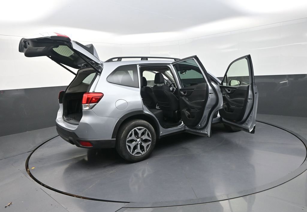 Used 2023 Subaru Forester Premium image 37