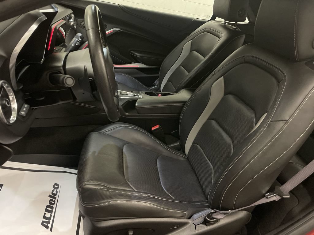Used 2016 Chevrolet Camaro LT RWD image 13