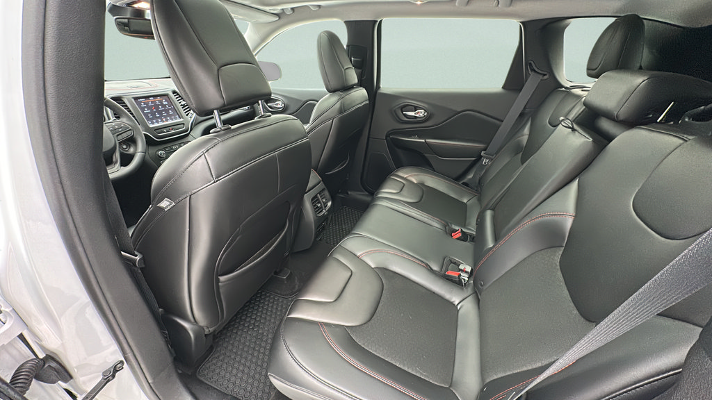 Used 2019 Jeep Cherokee Trailhawk w/ Comfort/Convenience Group AWD/4WD image 10