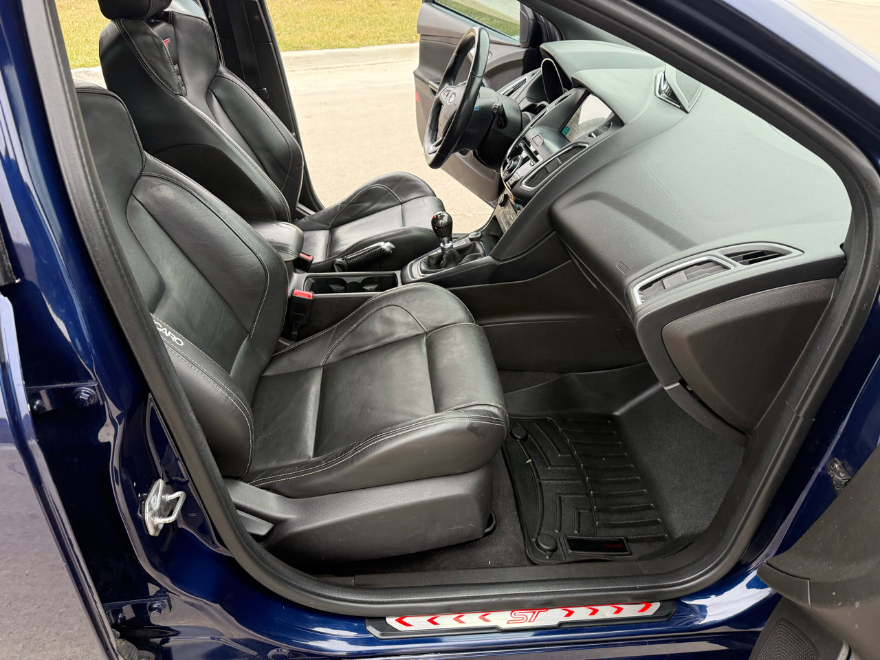 Used 2016 Ford Focus ST w/ Equipment Group 401A image 32