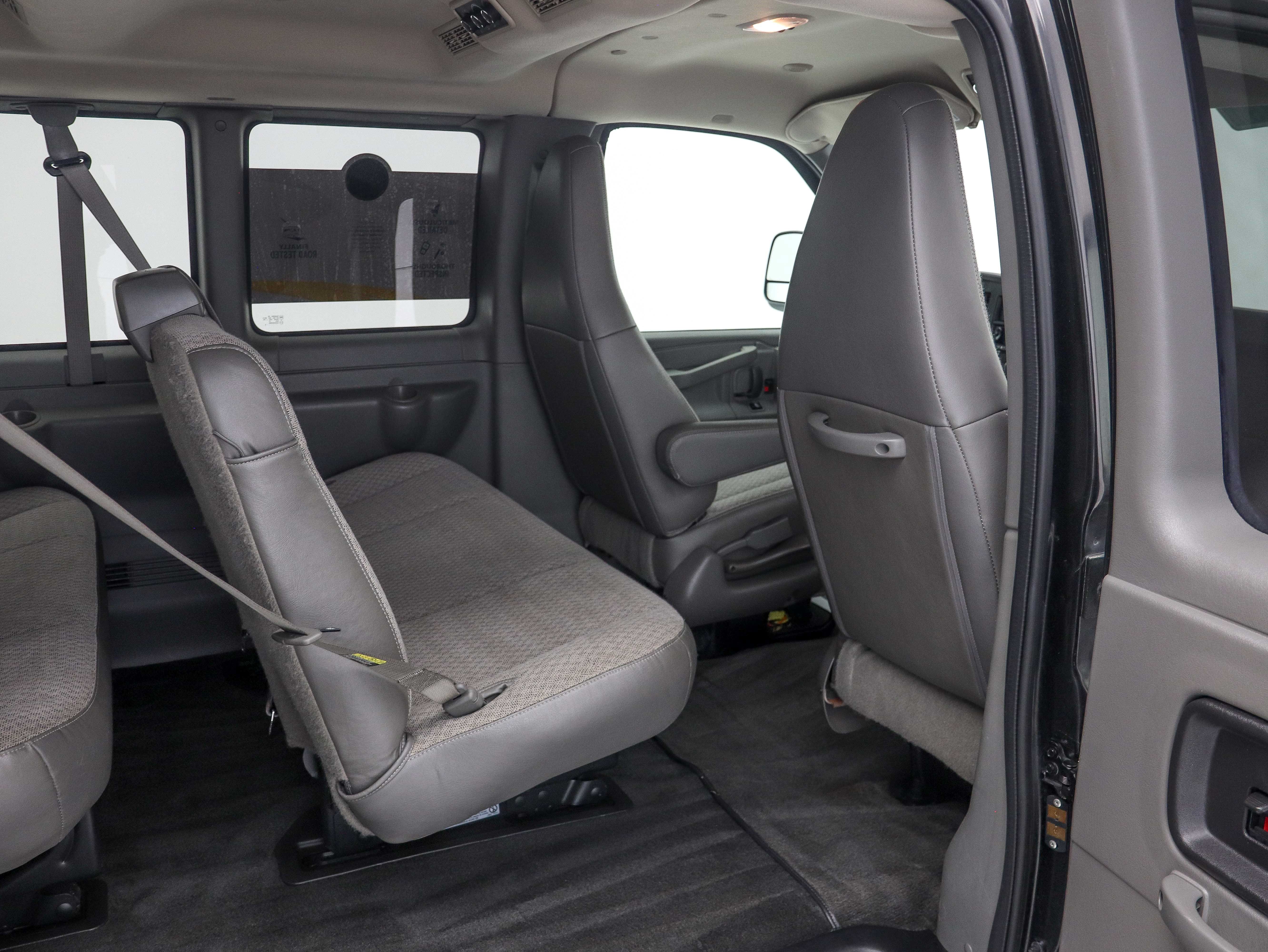 Used 2016 Chevrolet Express 2500 LS RWD image 15