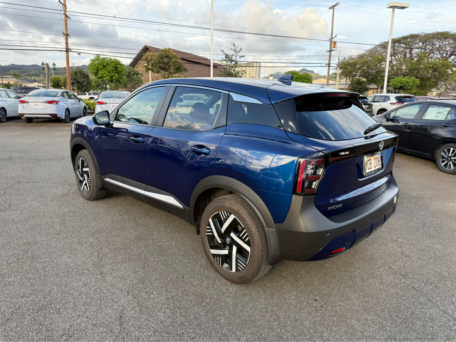 Used 2025 Nissan Kicks SV image 4