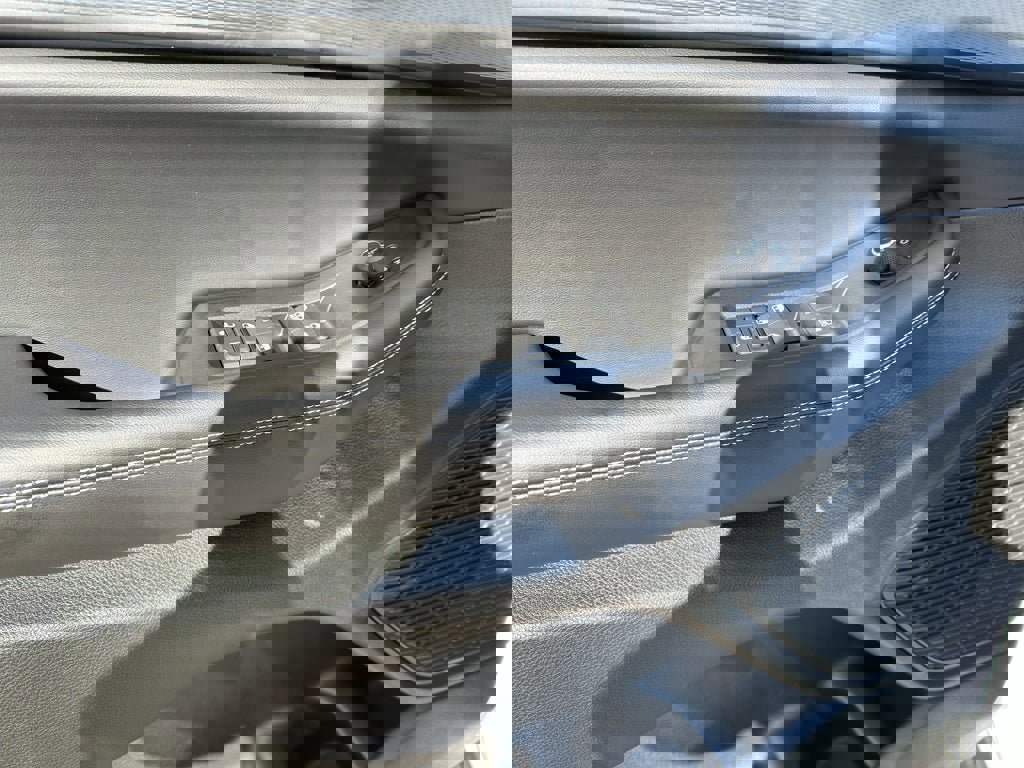 New 2025 Jeep Grand Cherokee Laredo X image 11