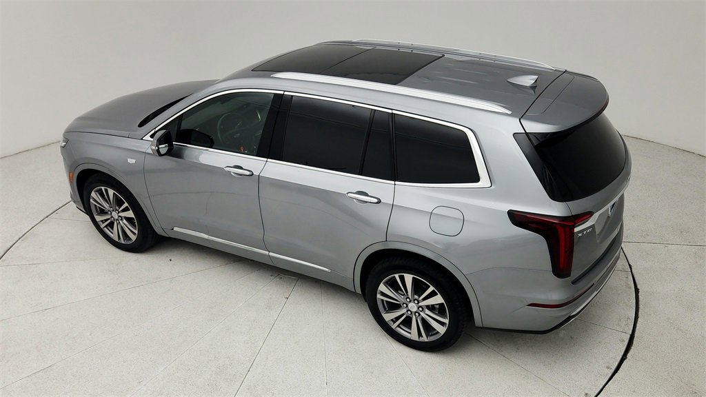 Used 2025 Cadillac XT6 Premium Luxury image 36