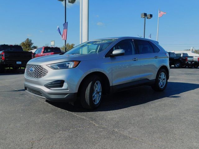 Used 2023 Ford Edge SEL image 4