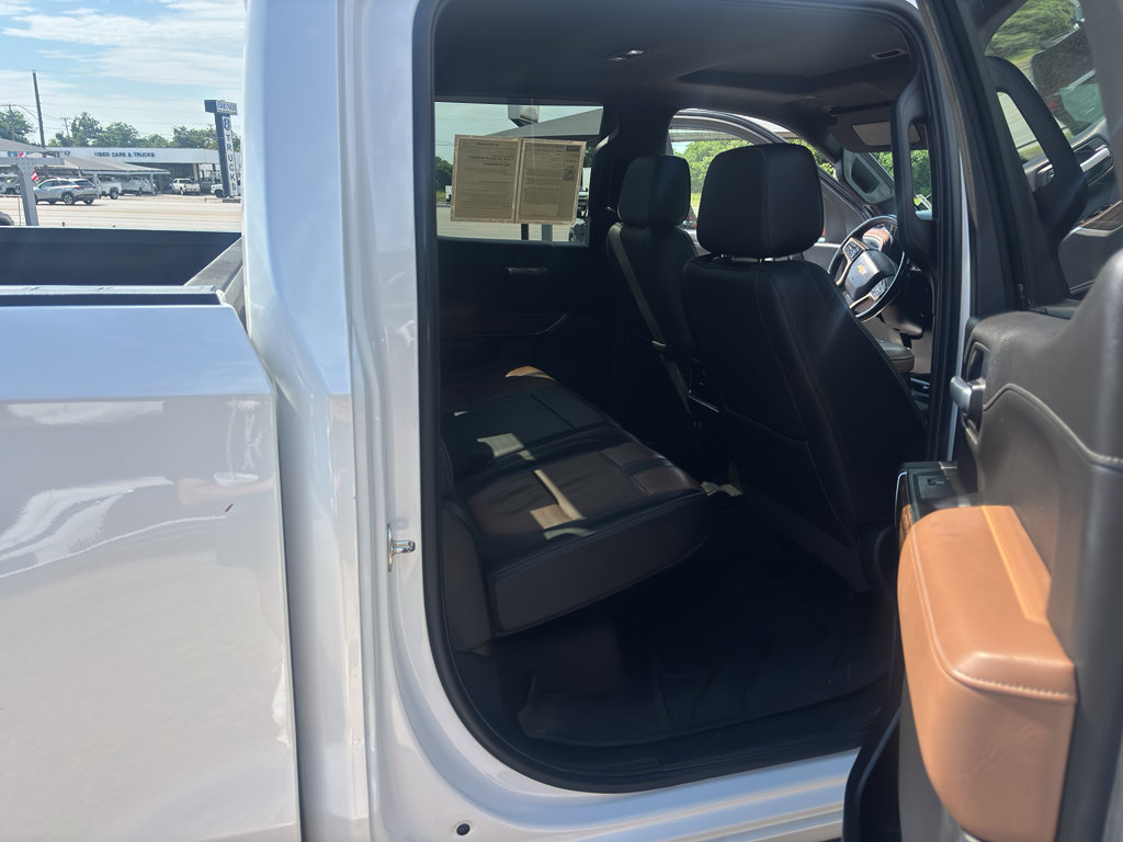 Used 2019 Chevrolet Silverado 1500 High Country w/ Technology Package AWD/4WD image 18