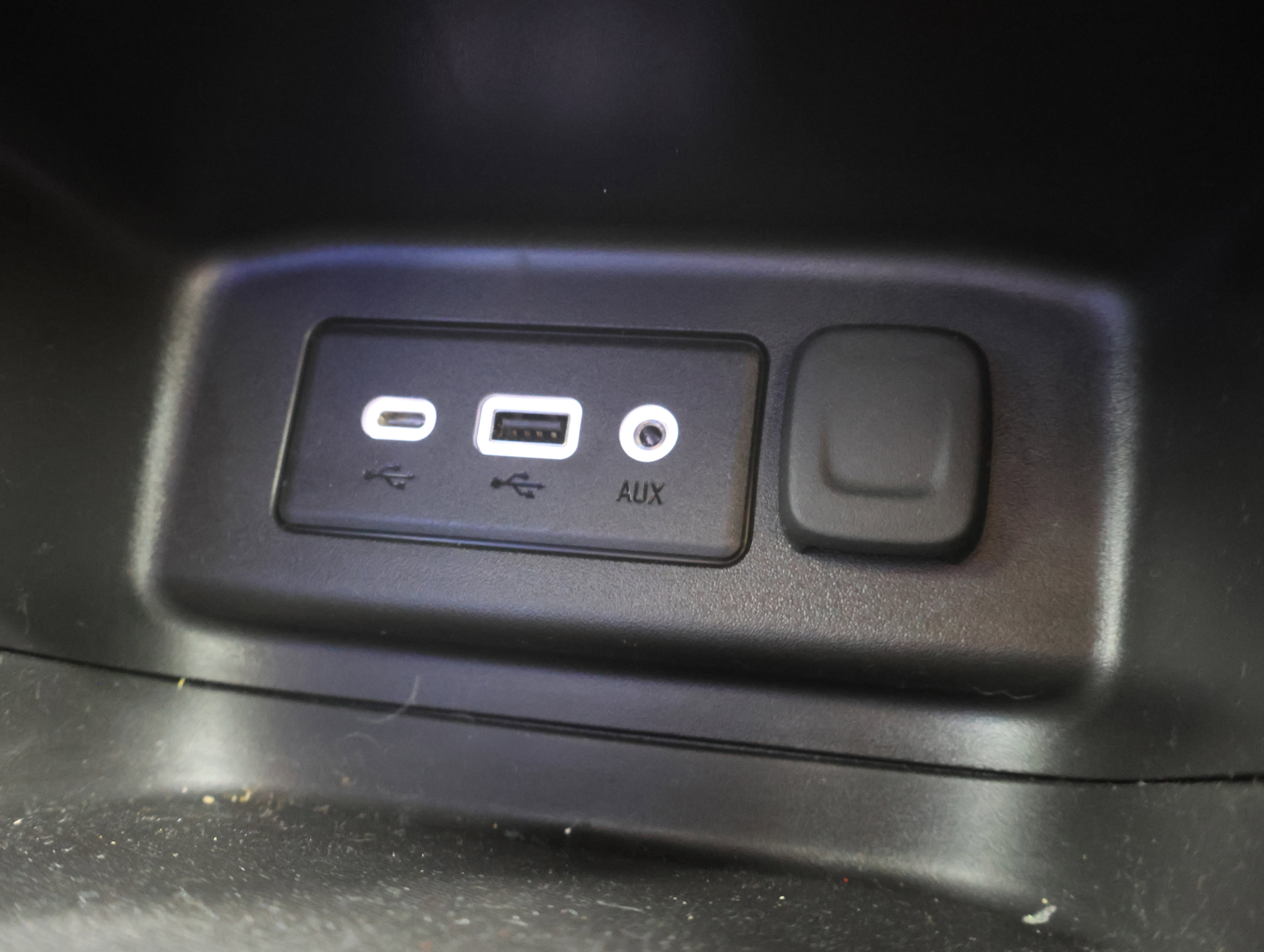 Used 2024 Chevrolet Equinox RS w/ LPO, Floor Liner Package image 46