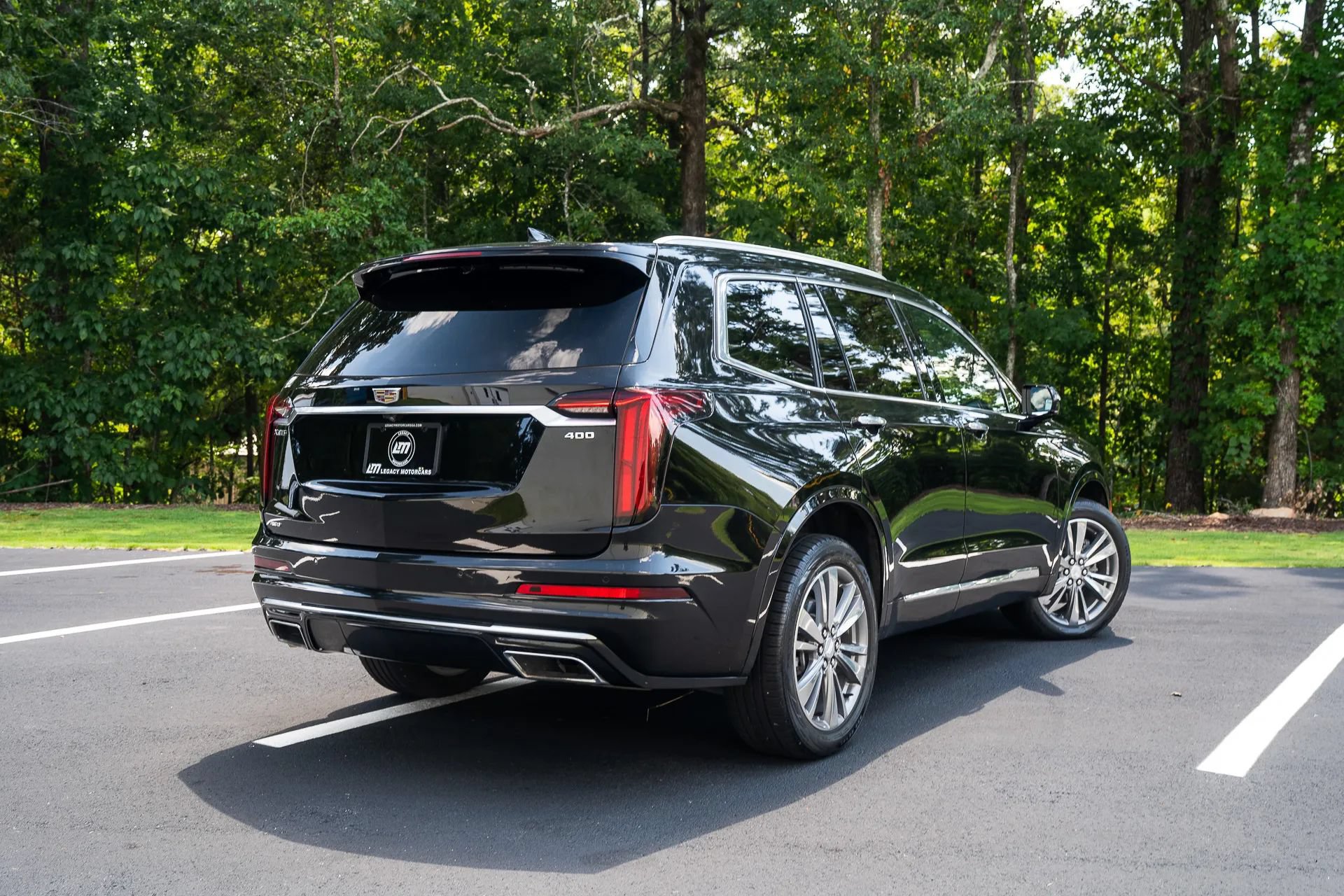 Used 2022 Cadillac XT6 Premium Luxury AWD/4WD image 2