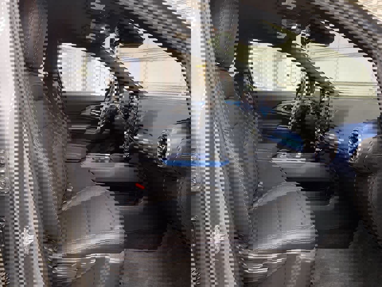 Used 2025 Chevrolet Equinox EV LT w/ Convenience Package image 18