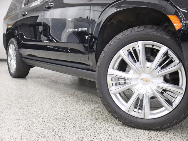 Used 2021 Chevrolet Suburban High Country w/ Premium Package image 4