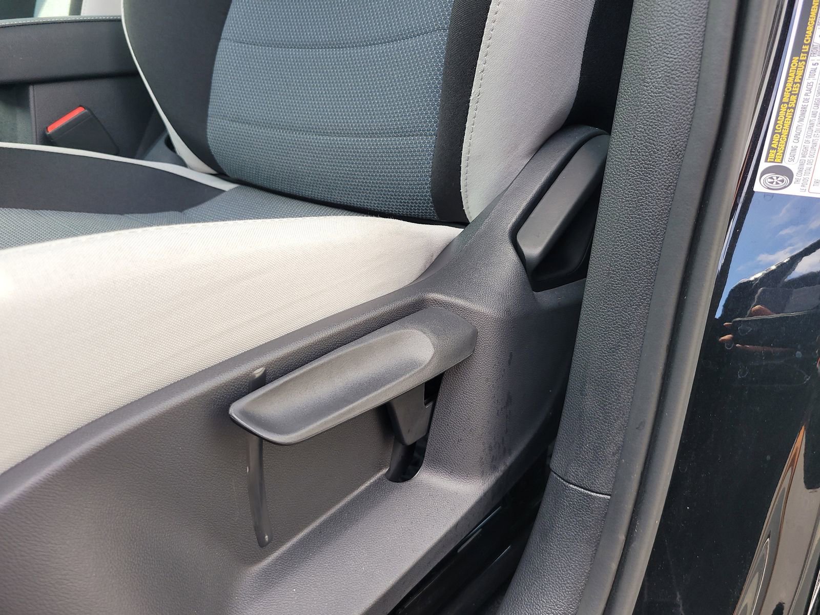 Certified 2025 Volkswagen Taos S FWD image 18