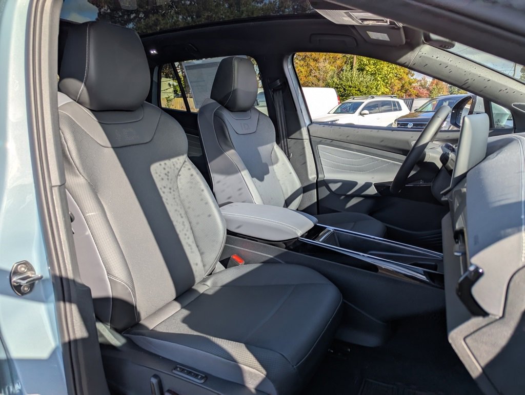 New 2025 Volkswagen ID.4 Pro S Plus image 33