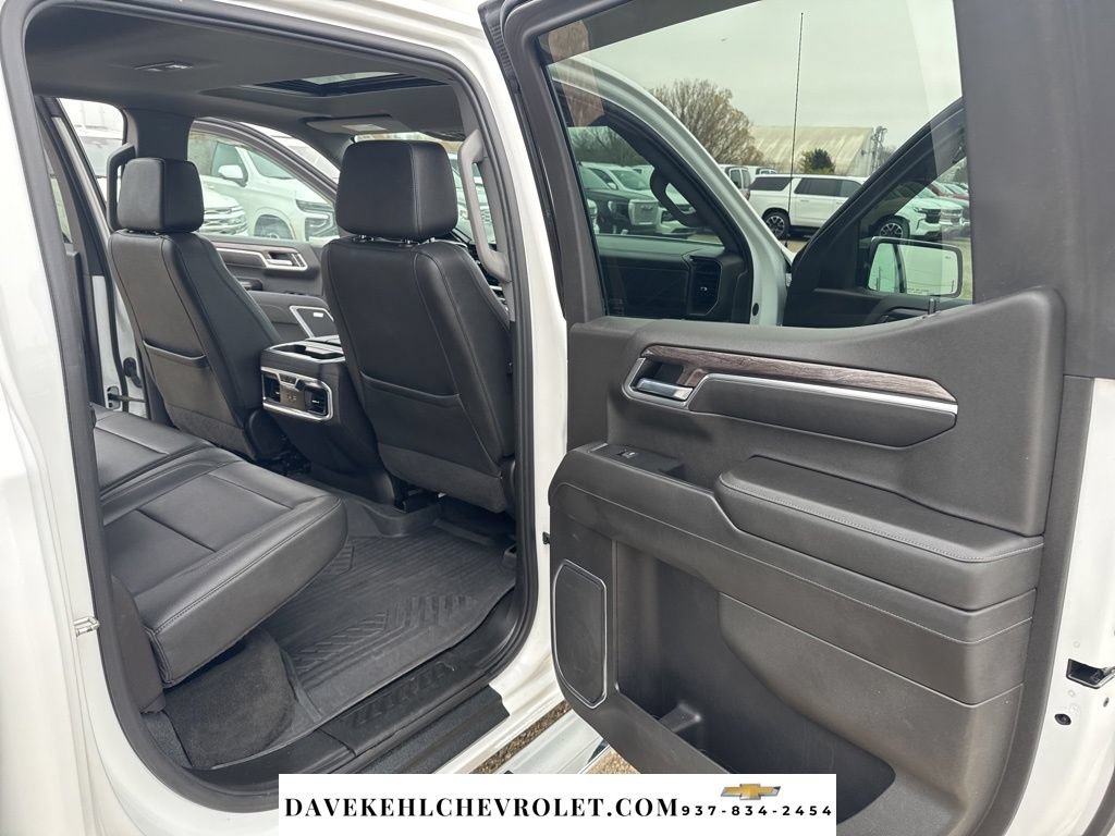 Used 2022 Chevrolet Silverado 1500 LTZ w/ LTZ Premium Package AWD/4WD image 26