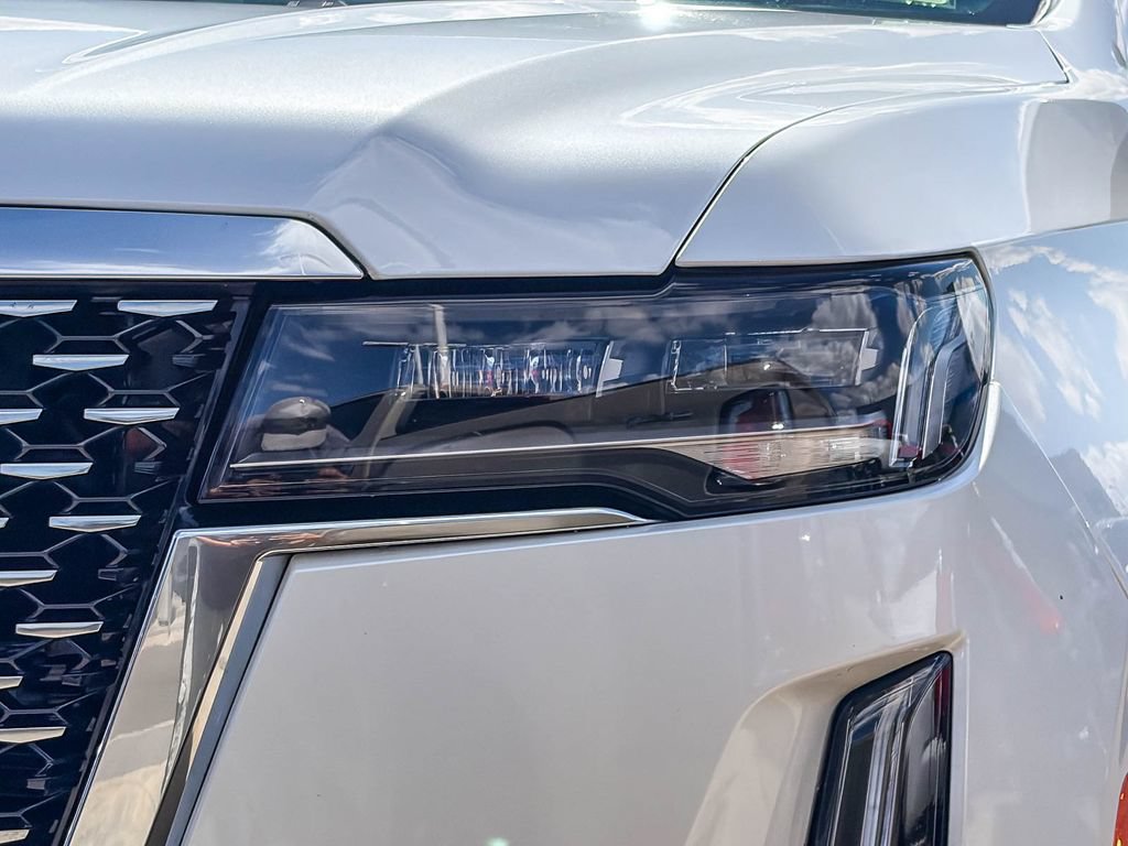 Used 2022 Cadillac Escalade Premium Luxury AWD/4WD image 2