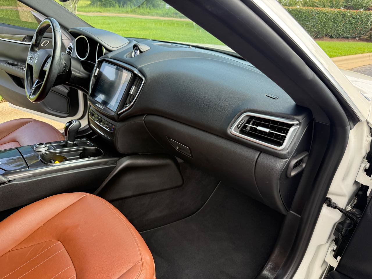 Used 2017 Maserati Ghibli RWD image 26