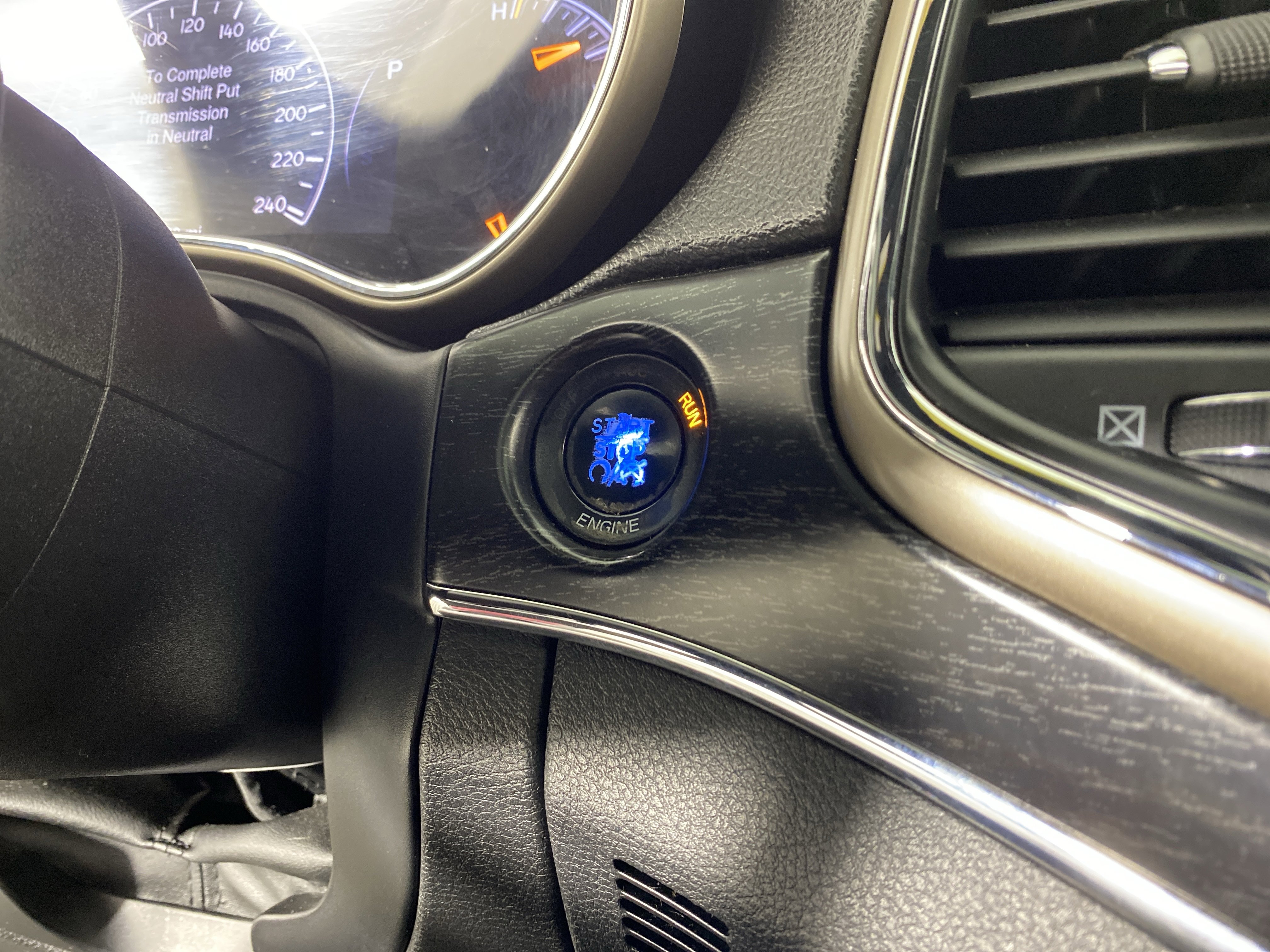 Used 2014 Jeep Grand Cherokee Limited w/ Trailer Tow Group IV AWD/4WD image 26