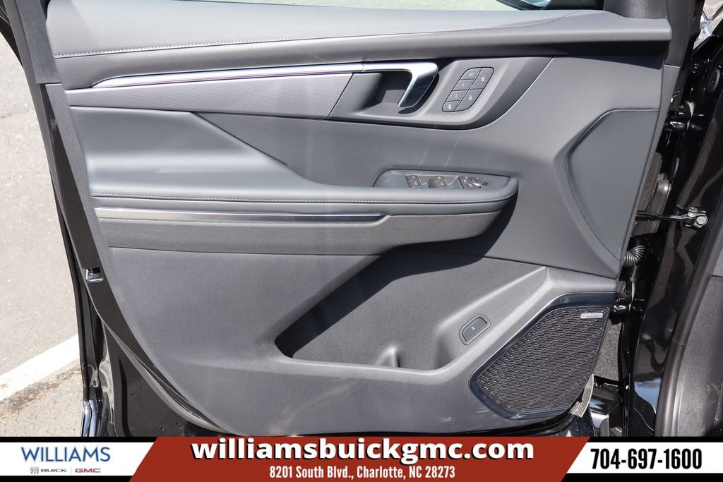 New 2026 Buick Enclave Sport Touring w/ Power Package FWD image 9