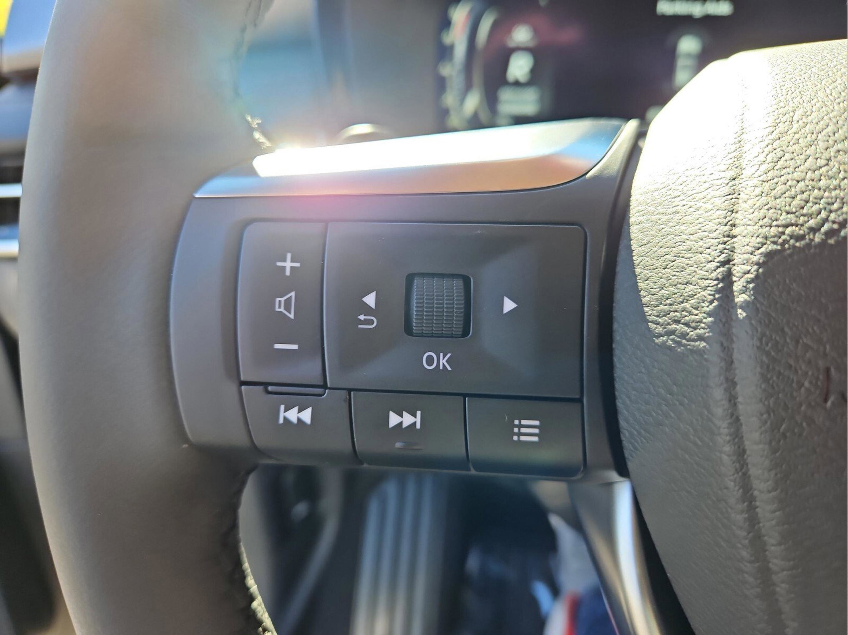 Certified 2025 INFINITI QX60 Luxe w/ Black Edition image 22