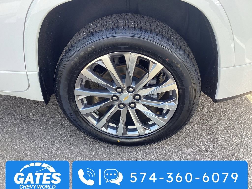 Used 2023 Chevrolet Traverse Premier image 38