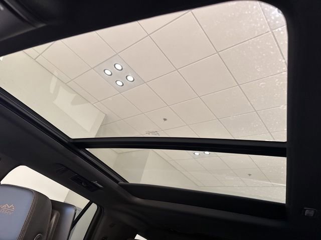 Certified 2024 Chevrolet Tahoe High Country w/ Advanced Technology Package image 36