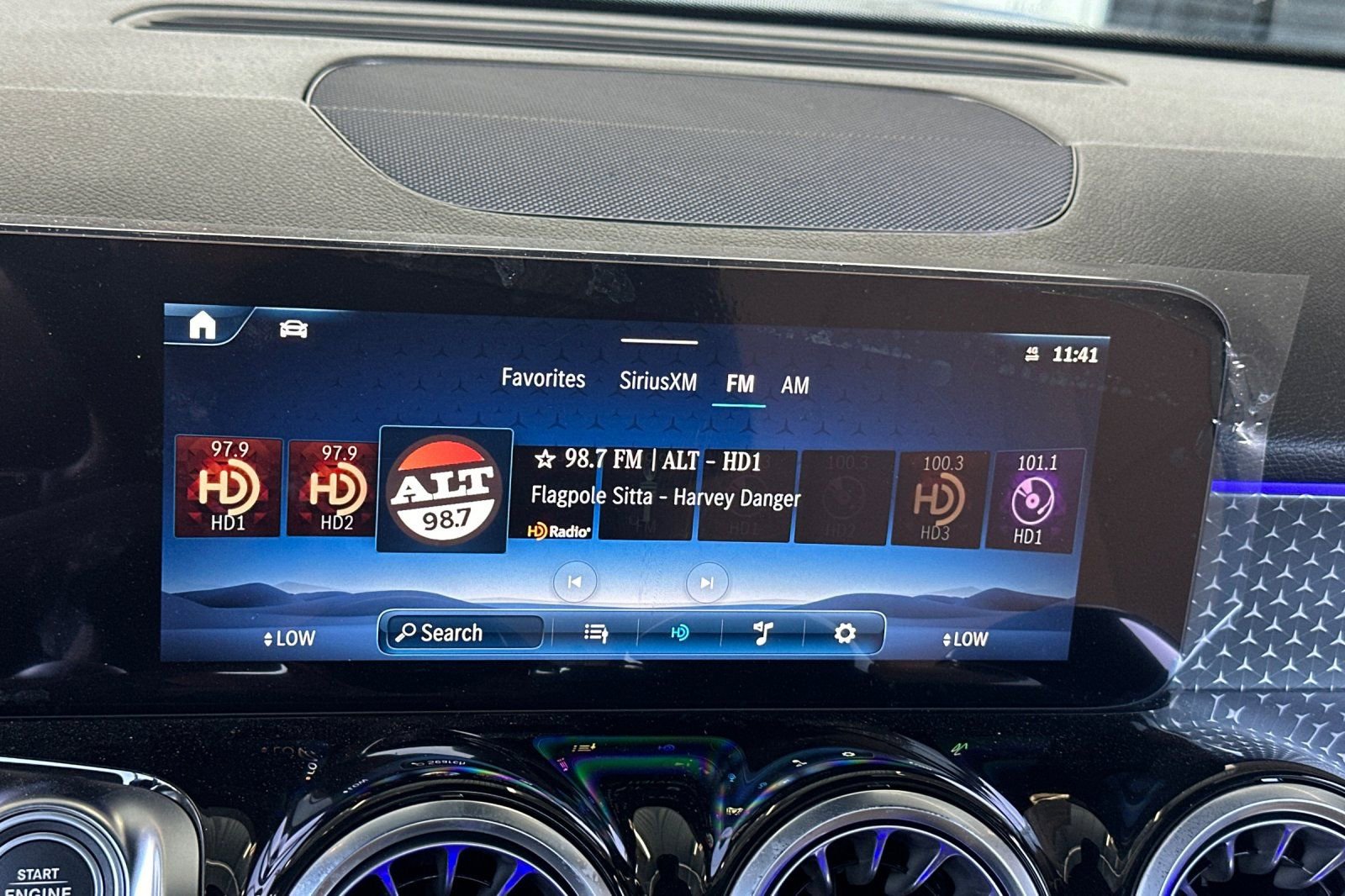 New 2025 Mercedes-Benz GLB 250 image 34