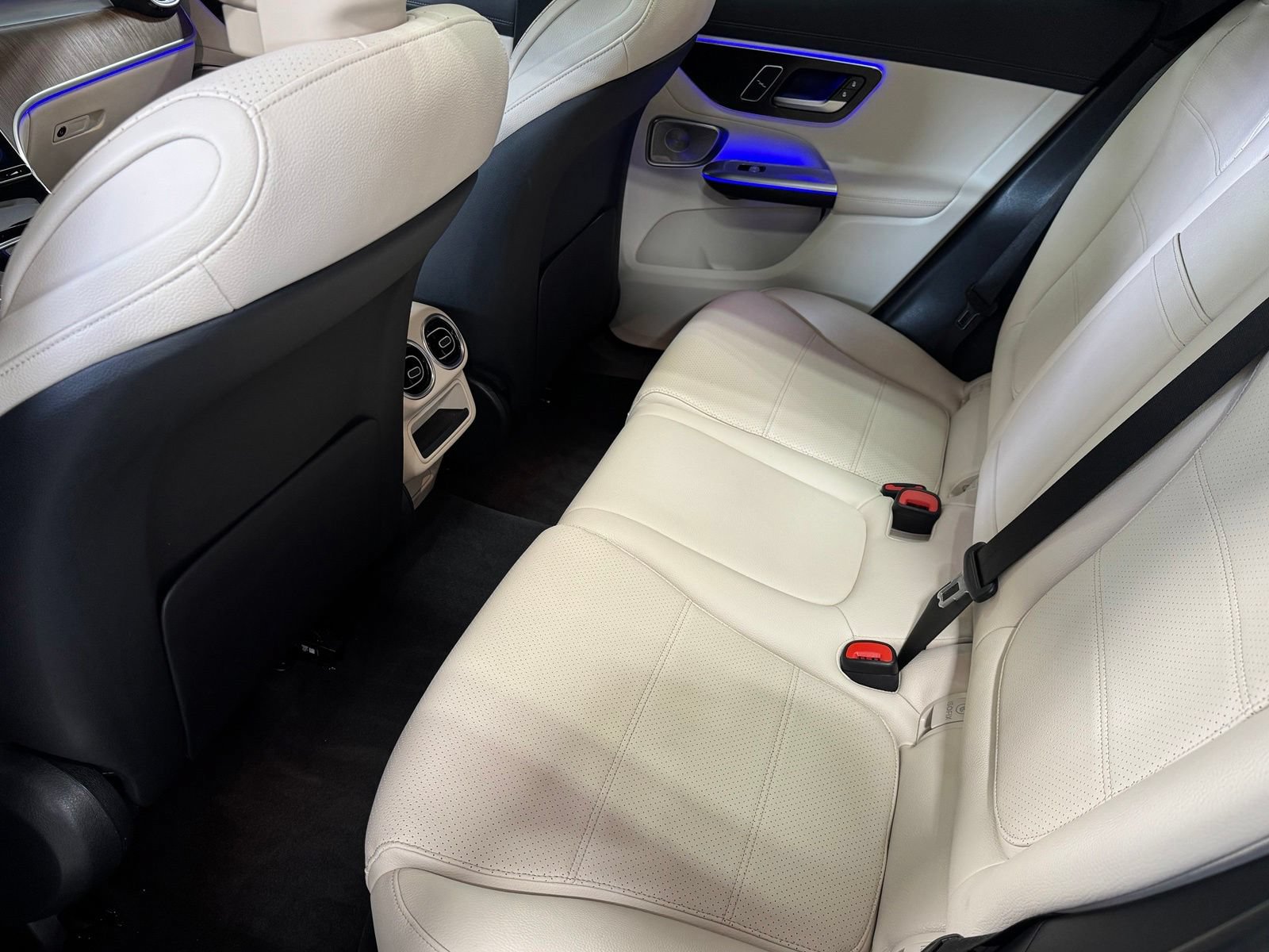 Used 2023 Mercedes-Benz GLC 300 4MATIC image 39
