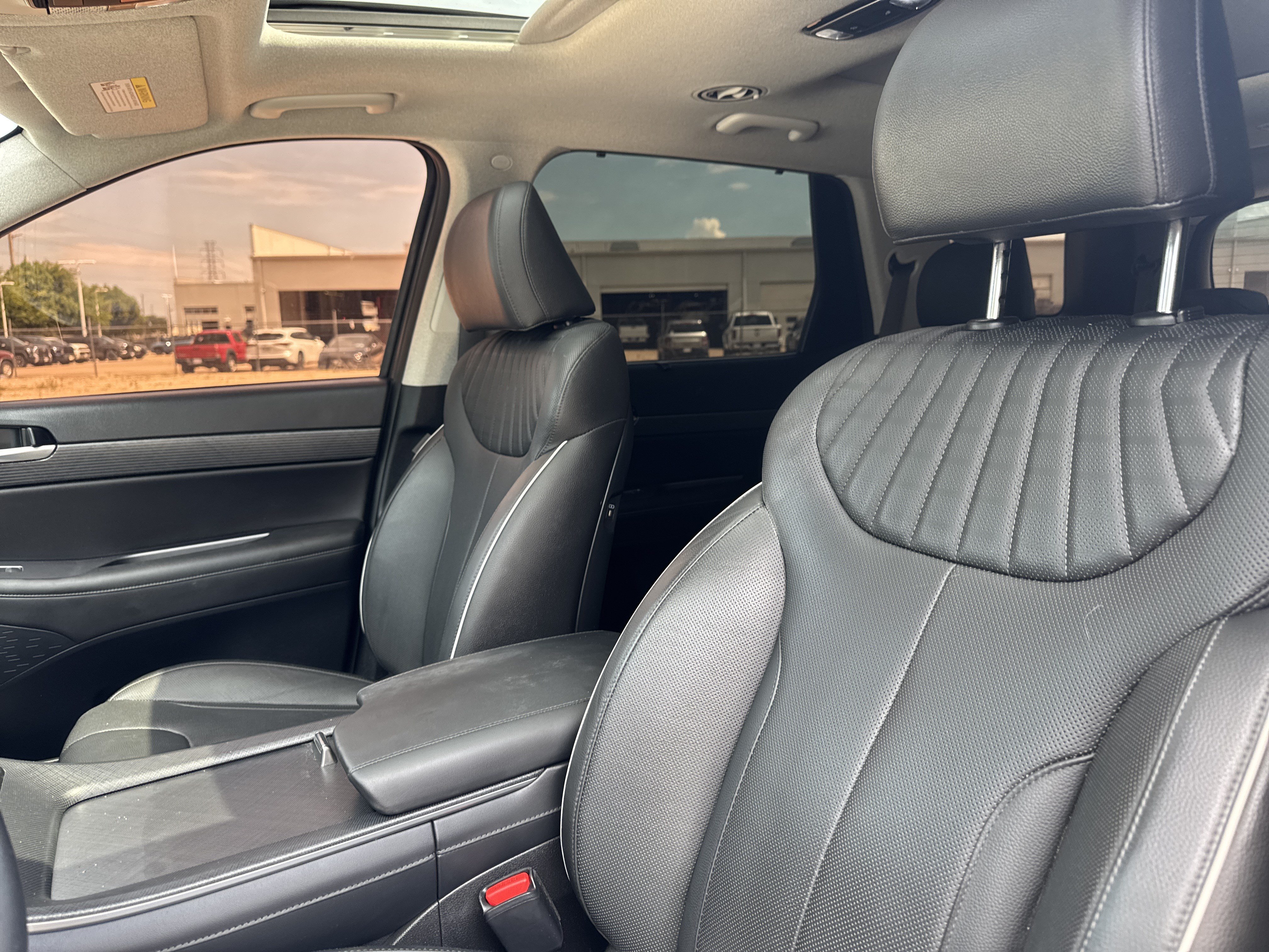 Used 2024 Hyundai Palisade Limited FWD image 6