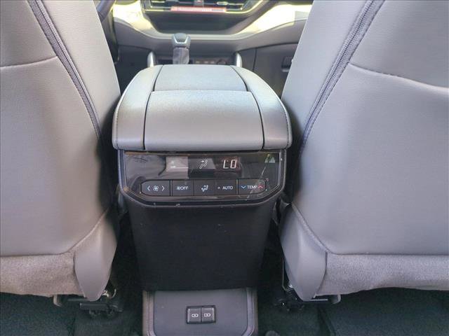 Certified 2025 Toyota Highlander XLE AWD/4WD image 17