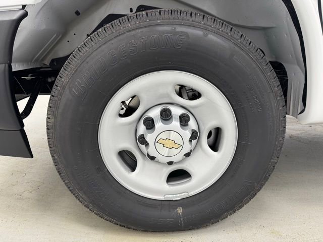 New 2025 Chevrolet Express 2500 w/ Driver Convenience Package image 33