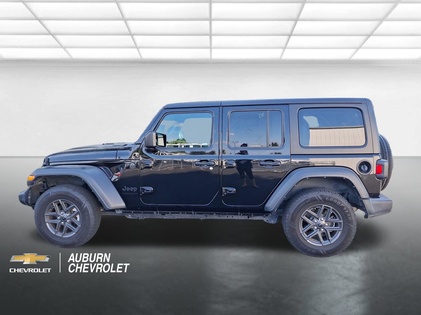 Used 2024 Jeep Wrangler Unlimited Sport AWD/4WD image 6