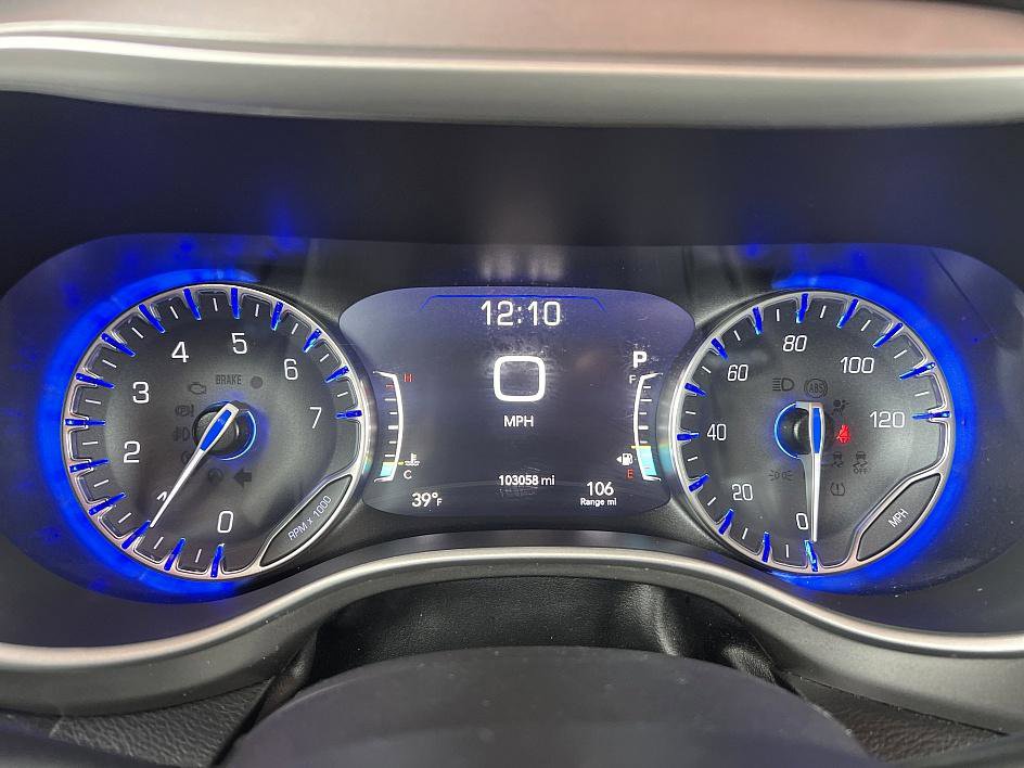 Used 2021 Chrysler Pacifica Touring-L image 22