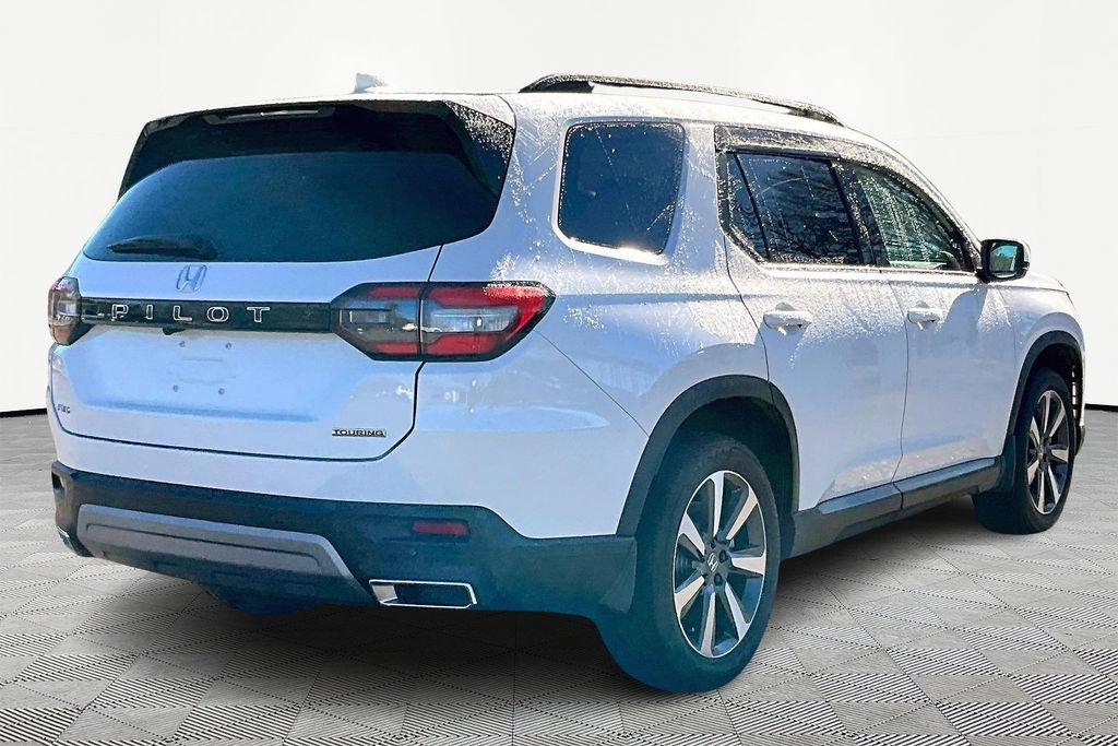 Used 2025 Honda Pilot Touring image 6
