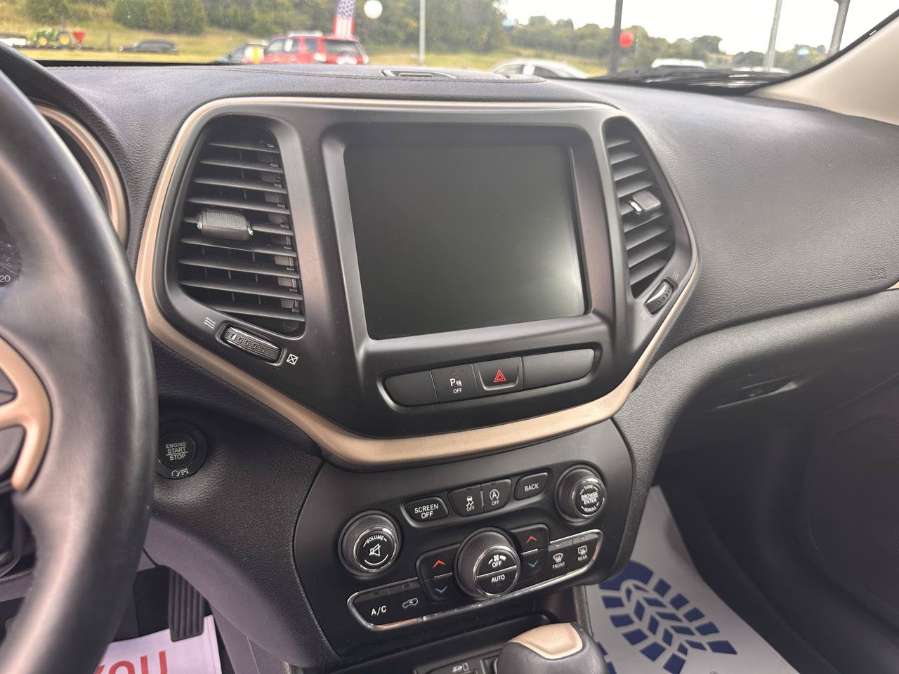 Used 2018 Jeep Cherokee Limited w/ High Altitude Package AWD/4WD image 23