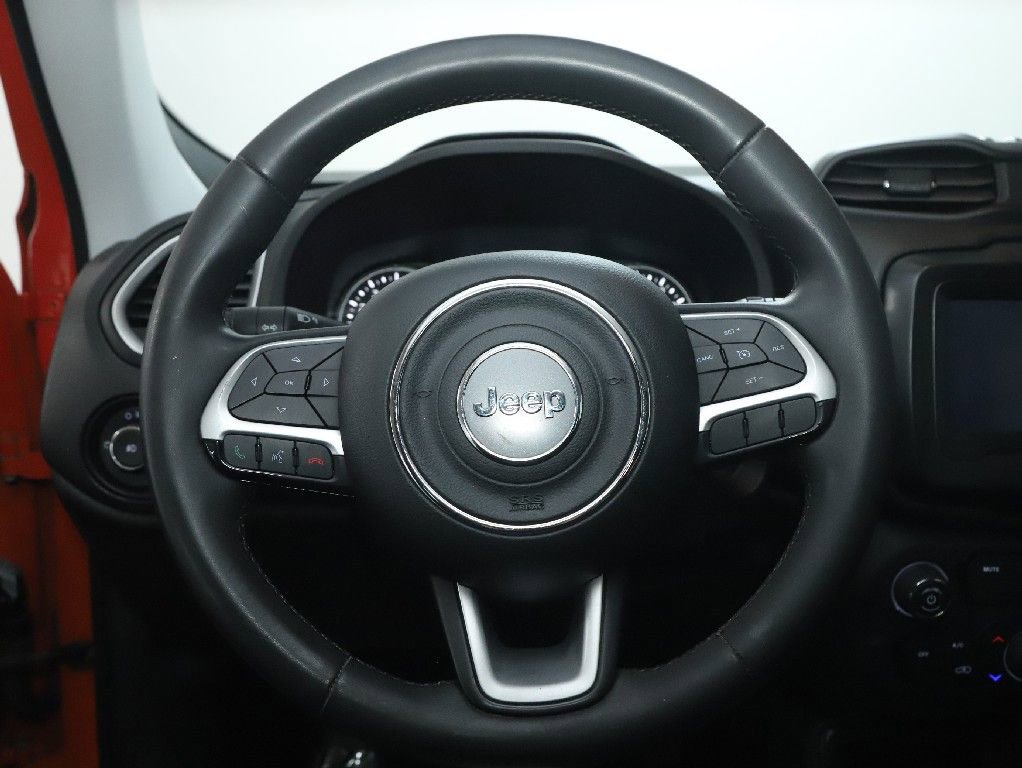 Used 2018 Jeep Renegade Latitude FWD image 21
