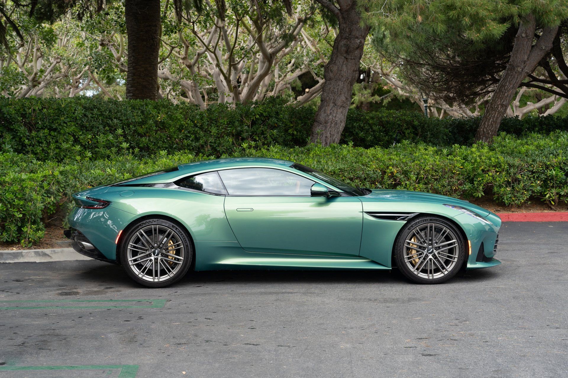 Used 2024 Aston Martin DB12 Coupe RWD image 26