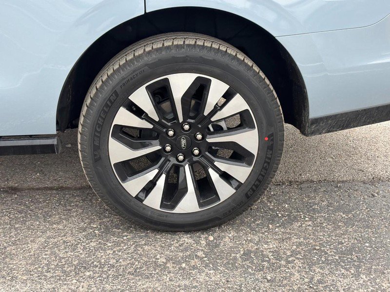 New 2026 Ford Expedition Platinum w/ Driver's Package image 11