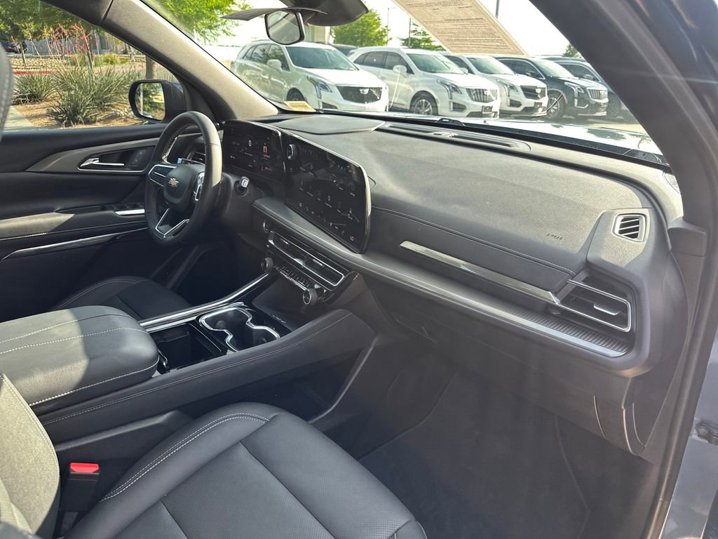 Used 2024 Chevrolet Traverse LT FWD image 40